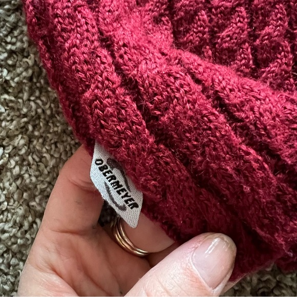 Obermeyer Signature 1947 Women's Red and White Ski Sweater - Picture 5 of 6